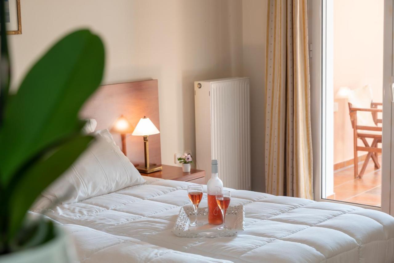 Corinthian Village Vrahati Eksteriør billede