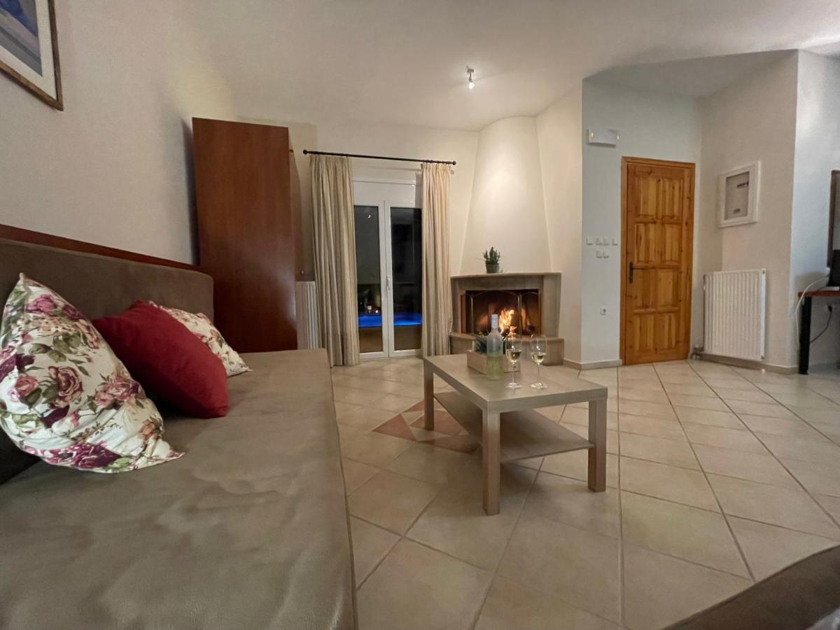Corinthian Village Vrahati Eksteriør billede