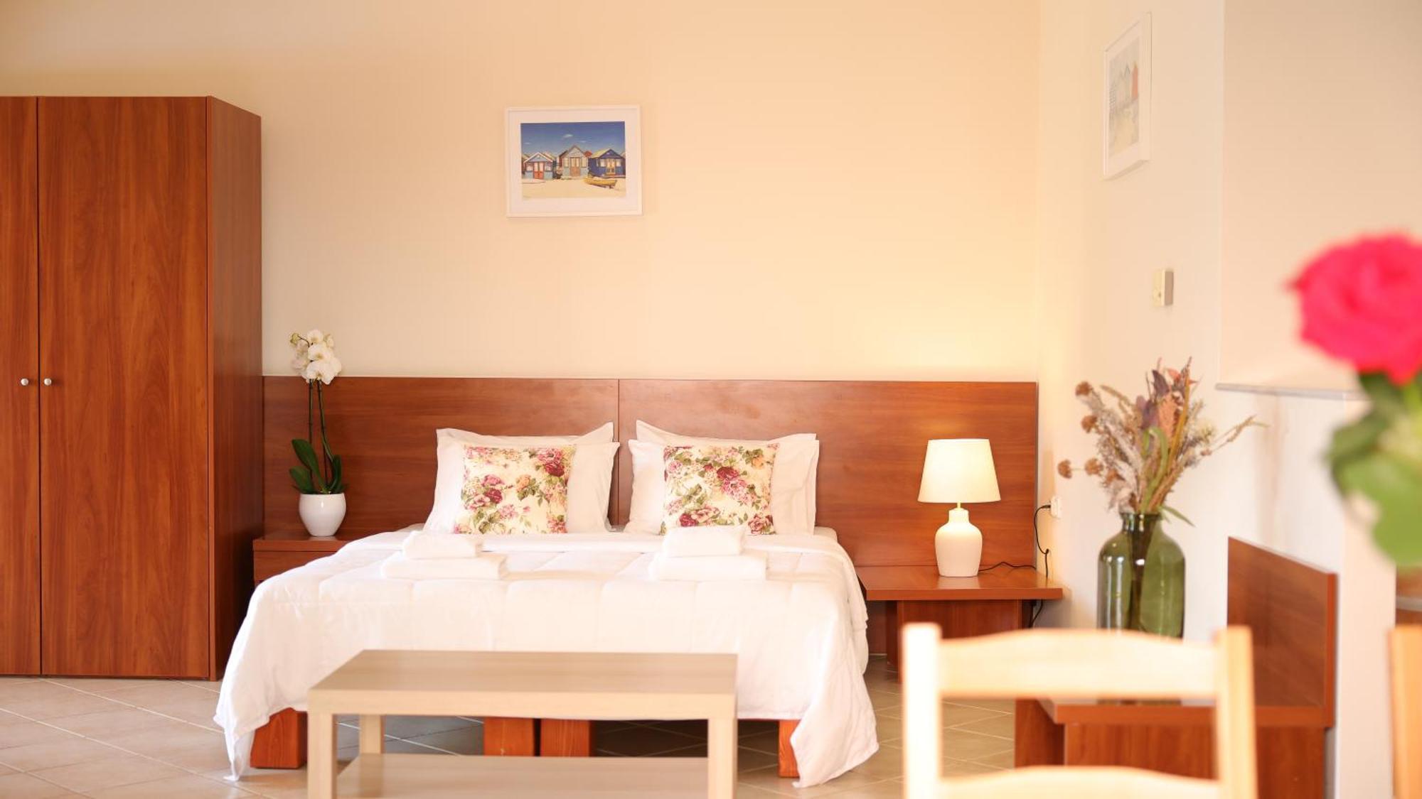 Corinthian Village Vrahati Eksteriør billede